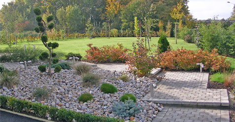 Aménagement d'un massif minéral dans votre jardin