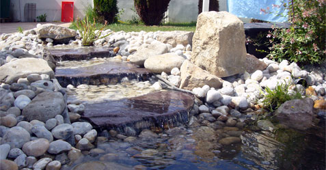 Création d'un ruisseau ou d'une cascade dans le jardin