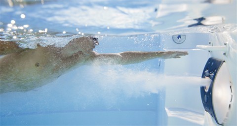 Exemple de système de nage à contre courant luxe de piscine