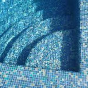 Revêtement de piscine en mosaïque / petit carreaux