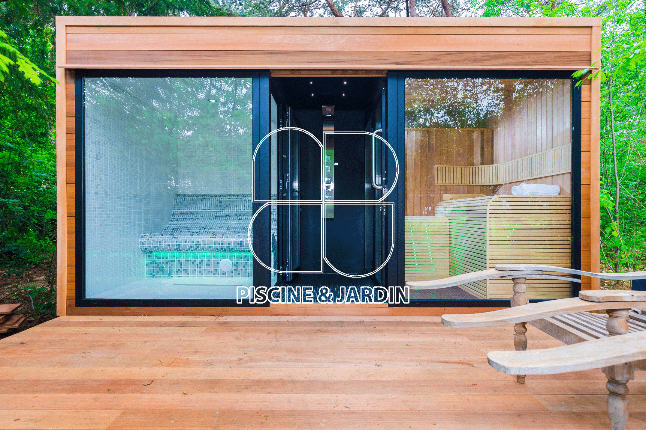 Devanture d'un hammam à gauche, en mosaïque et d'un sauna à droite, en revêtement bois