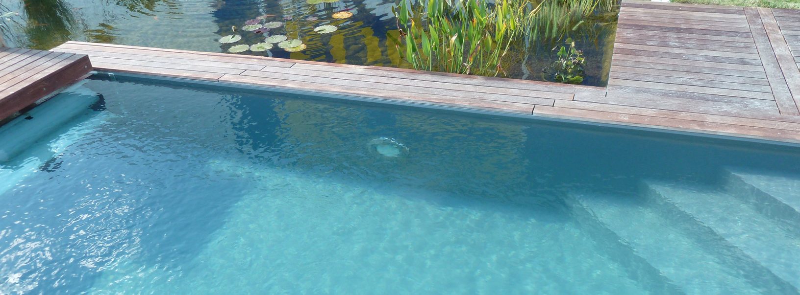 Exemple d'escalier de piscine en angle droit