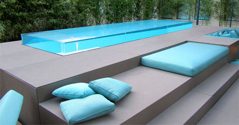 La piscine en verre est certainement l'un des éléments les plus design dans le domaine de la piscine - PISCINE ET JARDIN Boulogne sur mer 62